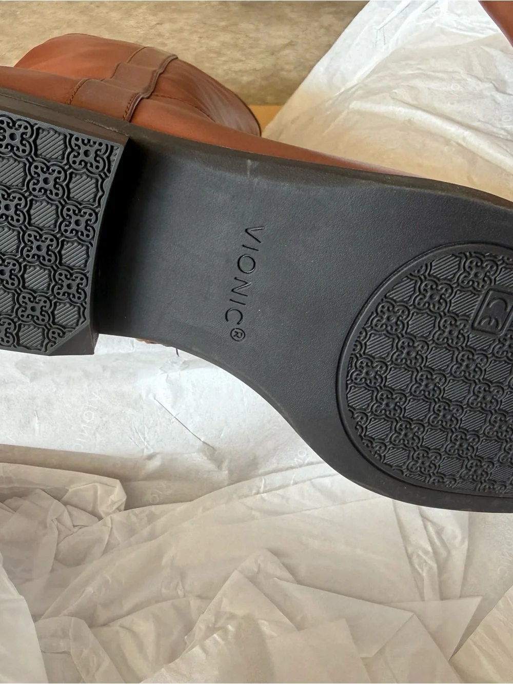 Vionic Phillips Brown Leather Boots / New in box / Size 9